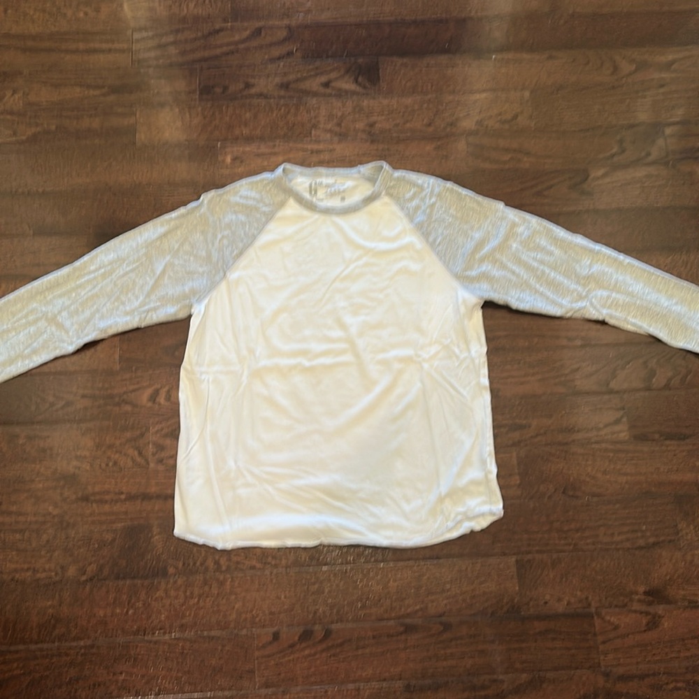 GAP men’s size M long sleeve t-shirt